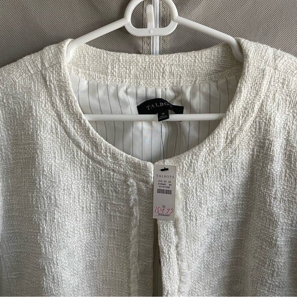 Talbots NWT white blazer.  Stunning sleeve. - Picture 3 of 4